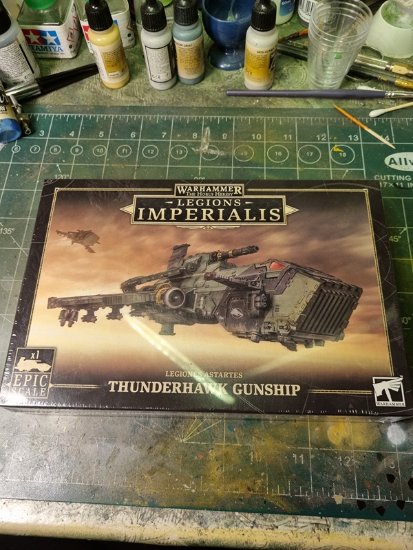Thunderhawk Gunship - WH Horus Heresy - Epic scale Thunderhawk_gunship_wh40k_box